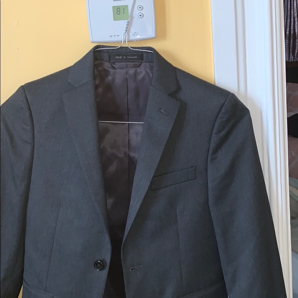 One jacket - Picture 2 of 8